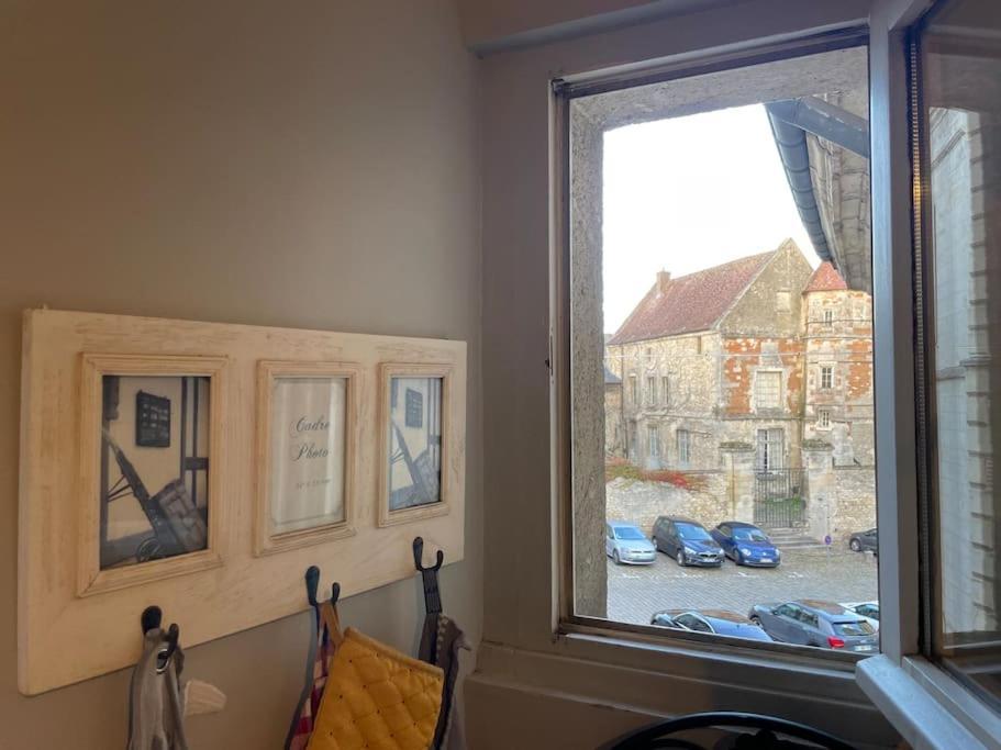 Appartement Sur Le Parvis De La Cathedrale Санлис Экстерьер фото